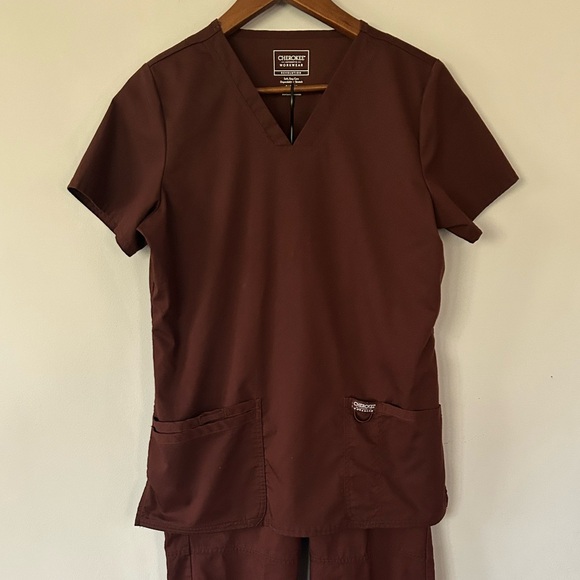 Cherokee Workwear Women's Scrub Set, Burgundy, GUC, Size Small - Picture 2 of 8